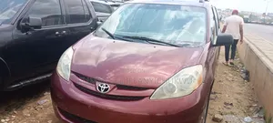 Toyota Sienna LE AWD 2006 Red