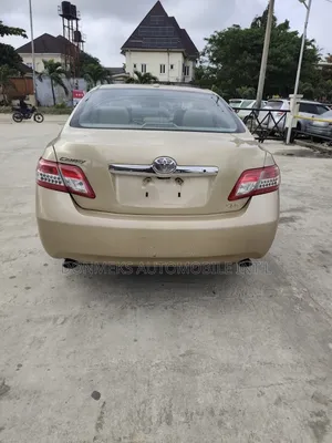 Toyota Camry 2010 Gold