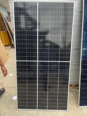 Jinko 700w Solar Panel.