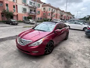 Hyundai Sonata Limited Sedan FWD (2.4L 4cyl 6A) 2012 Red