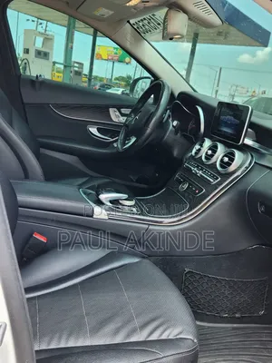 Mercedes-Benz C300 Luxury 4dr AWD 4Matic Sedan (2.0L 4cyl 7A) 2015