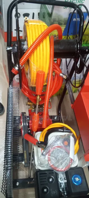 Petrol Farm Spraying Machine