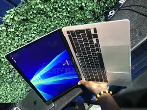 Laptop Apple MacBook Pro 32GB Intel Core i7 SSD 512GB