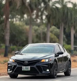 Toyota Camry LE FWD (2.5L 4cyl 8AM) 2018 Black