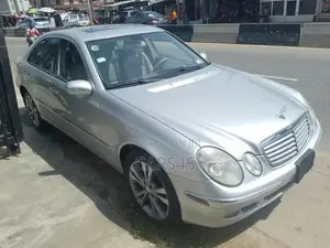 Mercedes-Benz E320 2005 Silver