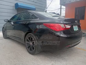 Hyundai Sonata Limited Sedan FWD (2.4L 4cyl 6A) 2012 Black