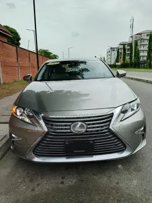 Lexus ES 2017 Gray