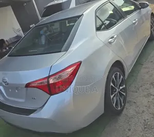 Toyota Corolla LE 4dr Sedan (1.8L 4cyl CVT) 2017 Silver