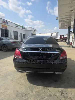 Mercedes-Benz C300 Base AWD 4Matic Sedan (2.0L 4cyl 7A) 2015 Black