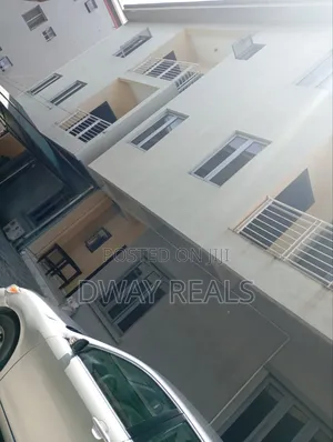 5bdrm Townhouse / Terrace in Ikate-Elegushi for rent