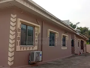 6bdrm Bungalow in Akinlangu Street., Badagry / Badagry for sale