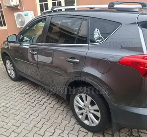 Toyota RAV4 Limited 4dr SUV AWD (2.5L 4cyl 6A) 2014 Gray