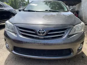 Toyota Corolla 2012 Gray