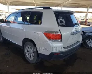 Toyota Highlander Limited 2012 White
