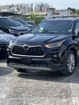 Toyota Highlander Platinum AWD 2024 Blue