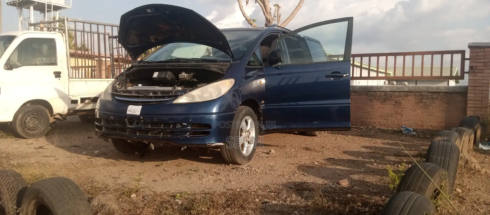 Toyota Previa 2001 Blue