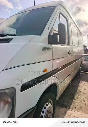 Volkswagen LT 2000 White