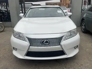 Lexus ES 2015 White