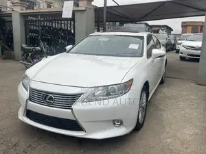 Lexus ES 2015 White