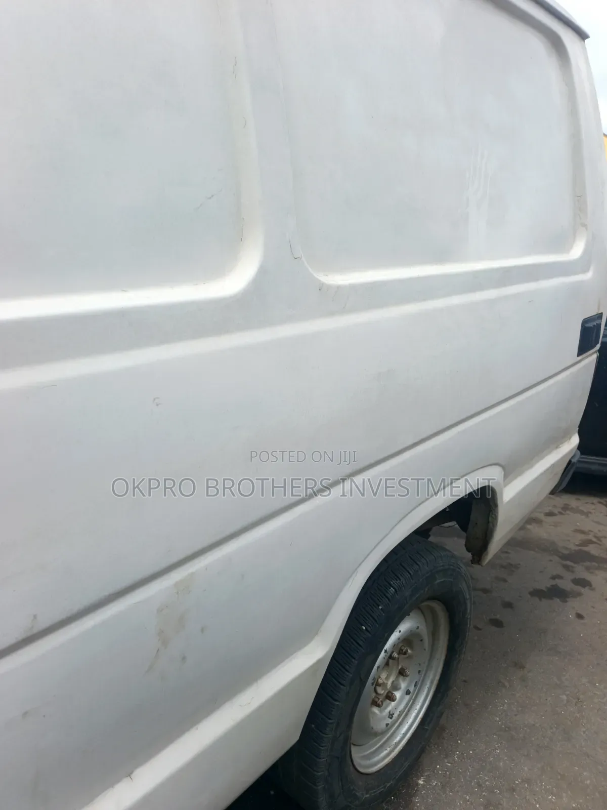 Toyota HiAce 1983 White