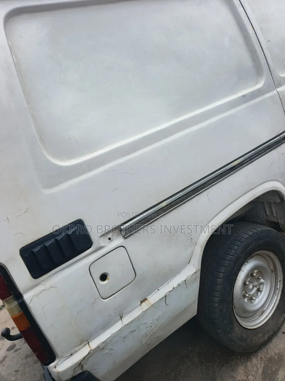 Toyota HiAce 1983 White