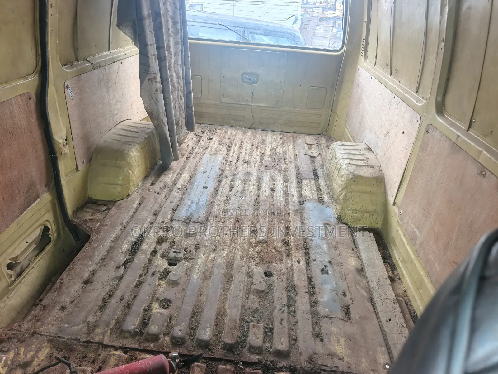 Toyota HiAce 1983 White