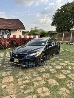 Toyota Camry XSE FWD (2.5L 4cyl 8AM) 2018 Blue