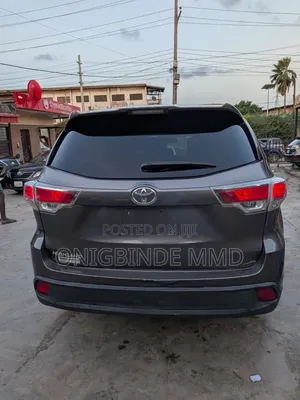 Toyota Highlander LE 4x2 (2.7L 4cyl 6A) 2016 Gray