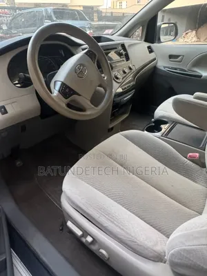 Toyota Sienna LE 7 Passenger 2012 White