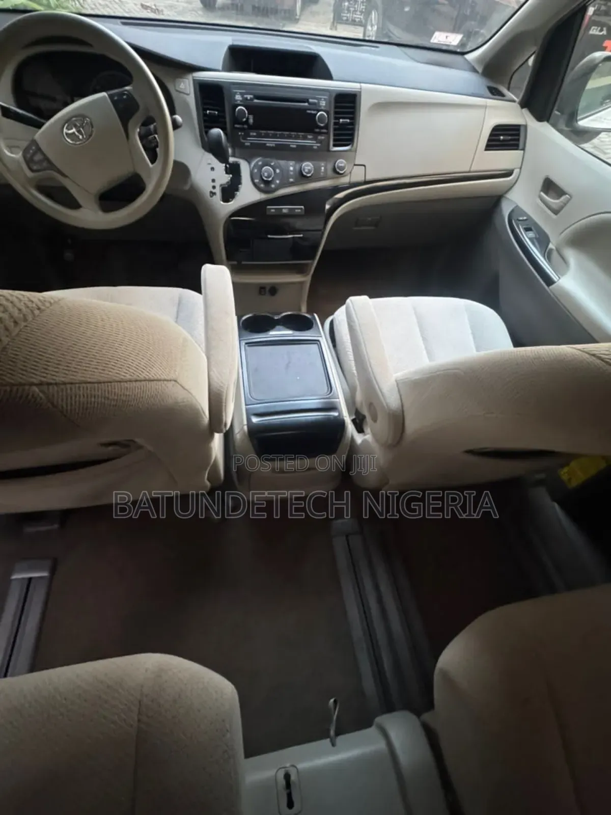 Toyota Sienna LE 7 Passenger 2012 White