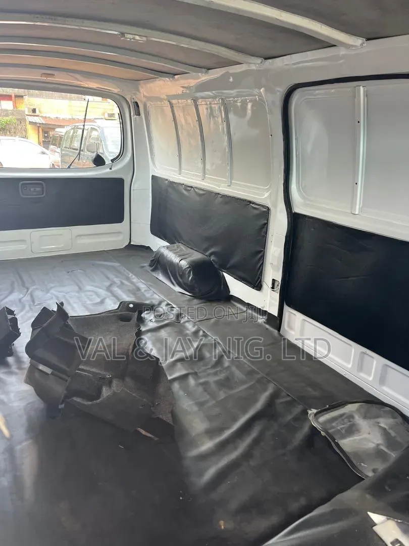Nissan Caravan (Urvan) 2010 White