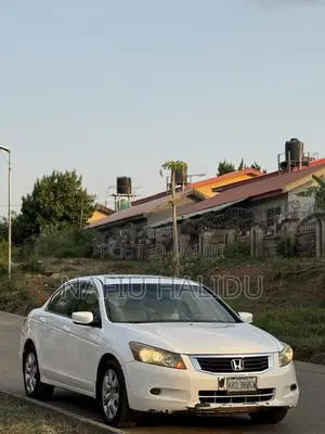 Honda Accord 2010 White