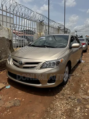 Toyota Corolla LE 4dr Sedan (1.8L 4cyl 4A) 2011 Gold