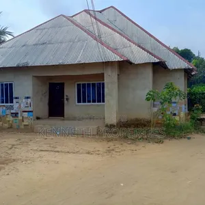 4bdrm Bungalow in Uyo for sale