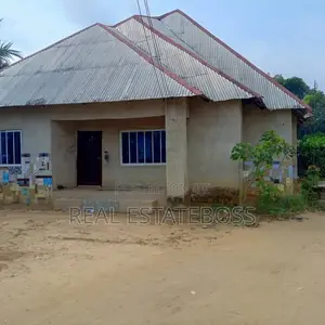 4bdrm Bungalow in Uyo for sale