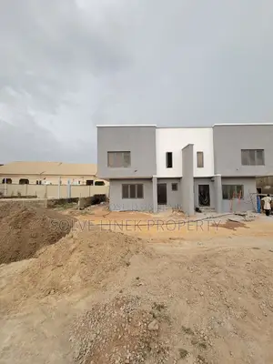 3bdrm Duplex in Lugbe District for sale