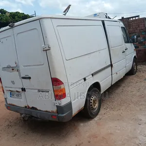 Mercedes-Benz Sprinter 2005 White