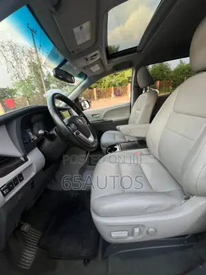Toyota Sienna XLE Premium 8-Passenger 4dr Minivan (3.5L 6cyl 6A) 2015