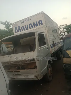 Volkswagen LT 2000 White