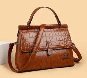 New Women's Handbag,Stylish and Trendy. Brown Colour