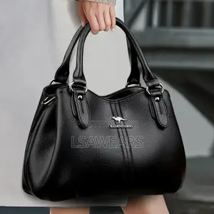 New Women's Handbag,Stylish and Trendy. Black Colour