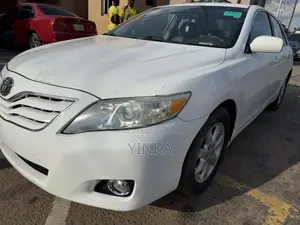 Toyota Camry LE 4dr Sedan (2.5L 4cyl 6A) 2011 White