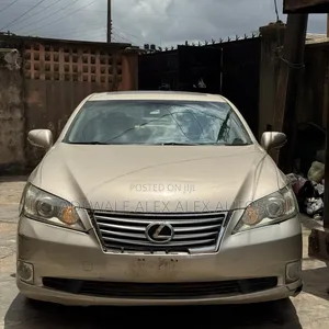 Lexus ES 350 2011 Gold