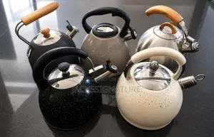 Whistling Kettle (Wood-Handle Design)