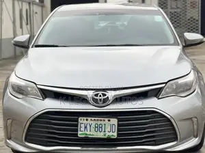 Toyota Avalon XLE 4dr Sedan (3.5L 6cyl 6A) 2015 Silver