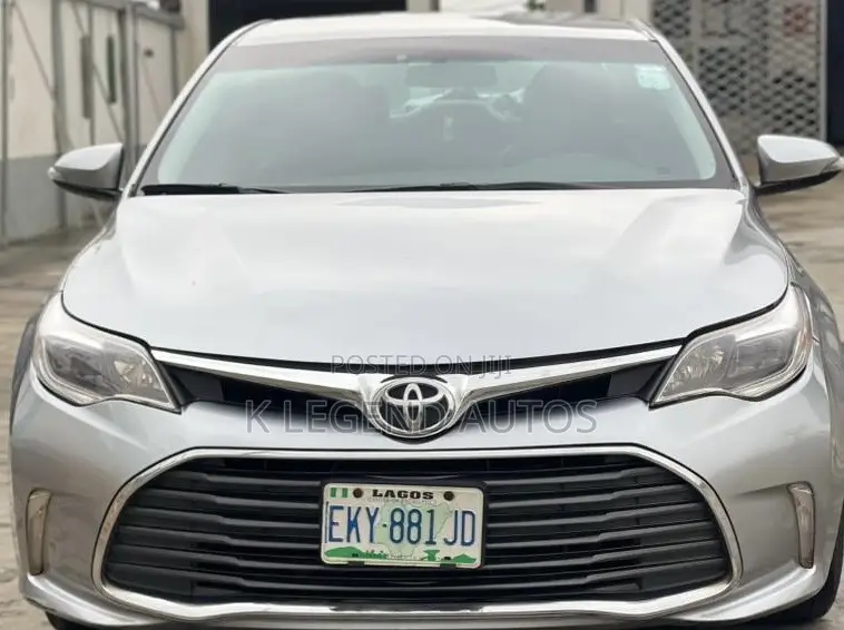 Toyota Avalon XLE 4dr Sedan (3.5L 6cyl 6A) 2015 Silver