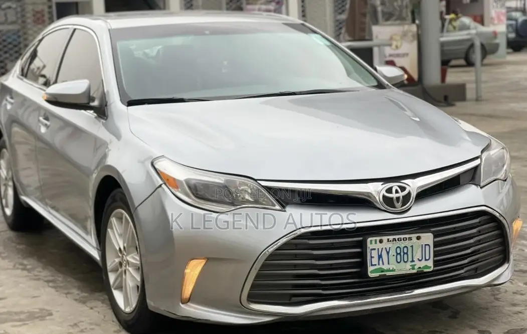Toyota Avalon XLE 4dr Sedan (3.5L 6cyl 6A) 2015 Silver