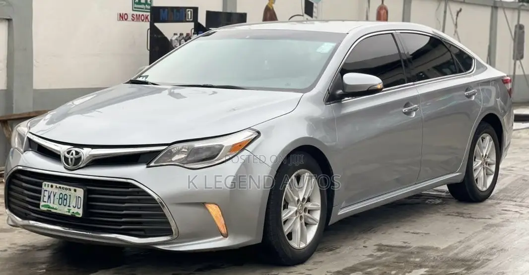 Toyota Avalon XLE 4dr Sedan (3.5L 6cyl 6A) 2015 Silver
