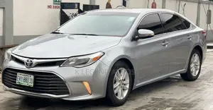 Toyota Avalon XLE 4dr Sedan (3.5L 6cyl 6A) 2015 Silver