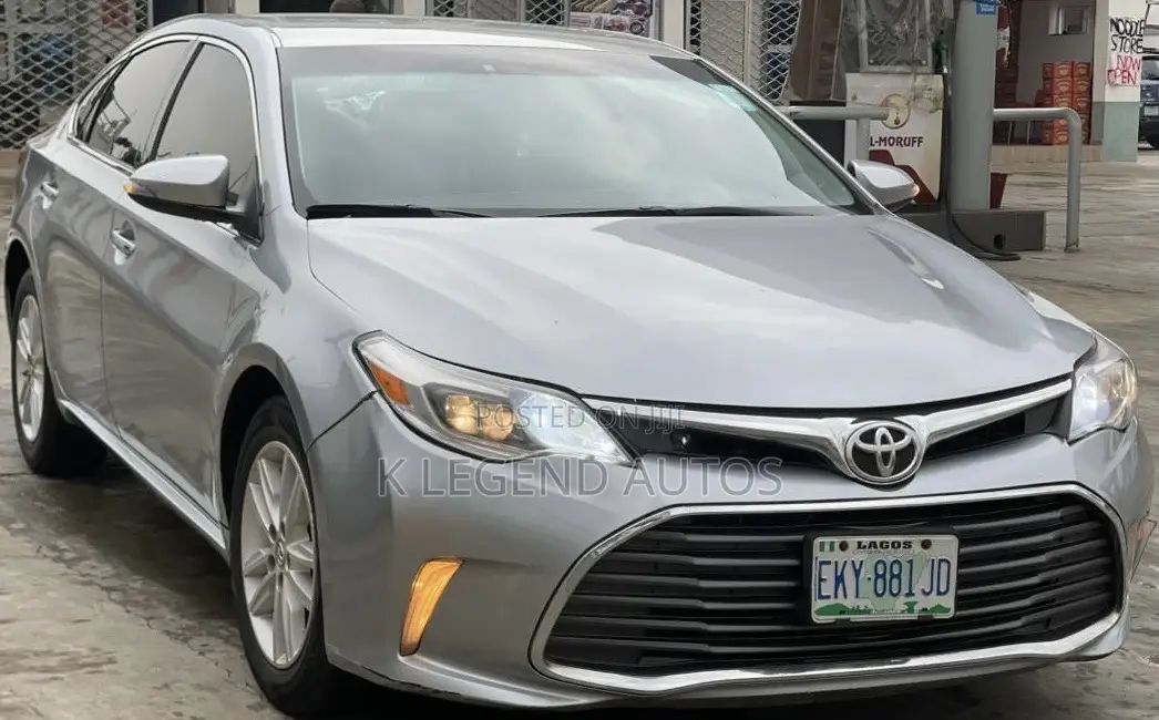 Toyota Avalon XLE 4dr Sedan (3.5L 6cyl 6A) 2015 Silver